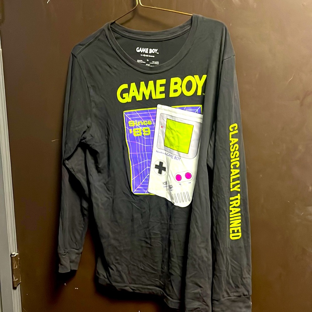 2020 GAME BOY long sleeve graphic tee men's medium